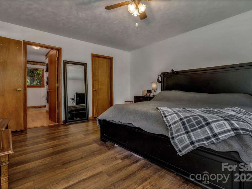 48 Allen Drive, Waynesville, NC 28786.  MLS# CAR4278077, YatesRealty ID 30310. 