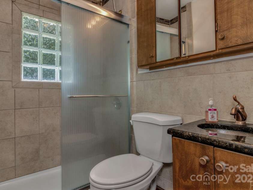 48 Allen Drive, Waynesville, NC 28786.  MLS# CAR4278077, YatesRealty ID 30310. 