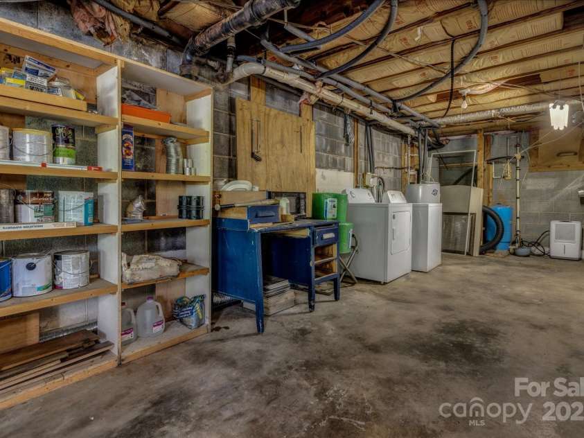 48 Allen Drive, Waynesville, NC 28786.  MLS# CAR4278077, YatesRealty ID 30310. 