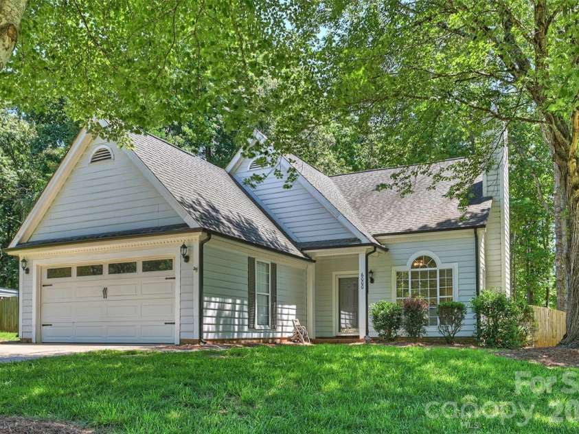 6000 Burnt Mill Run, Matthews, NC 28104.  MLS# CAR4389351, YatesRealty ID 30310. 