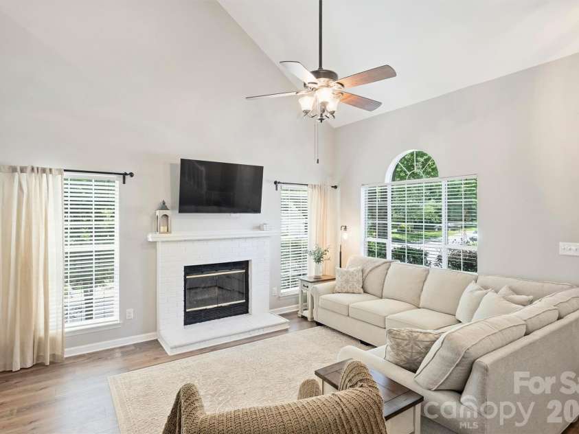 6000 Burnt Mill Run, Matthews, NC 28104.  MLS# CAR4389351, YatesRealty ID 30310. 
