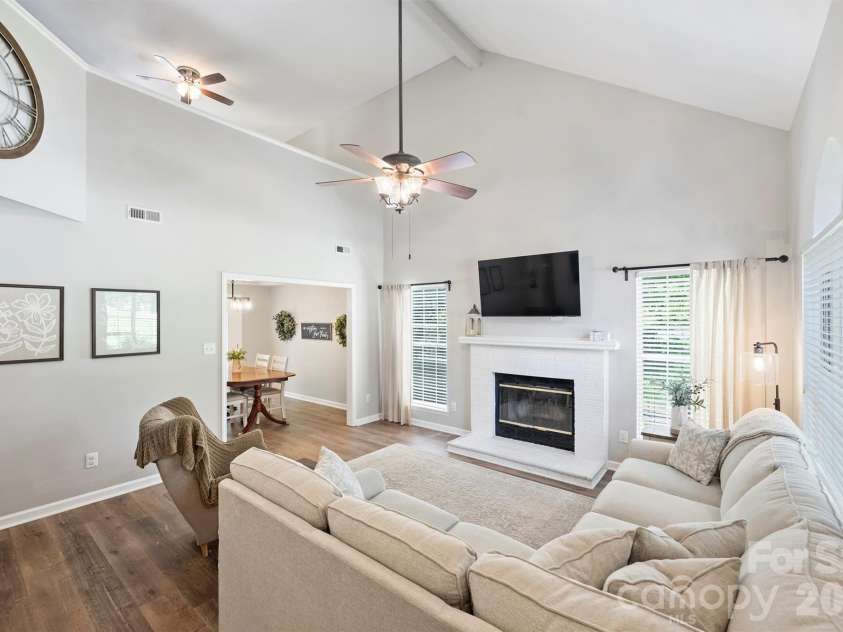6000 Burnt Mill Run, Matthews, NC 28104.  MLS# CAR4389351, YatesRealty ID 30310. 