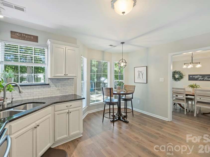 6000 Burnt Mill Run, Matthews, NC 28104.  MLS# CAR4389351, YatesRealty ID 30310. 