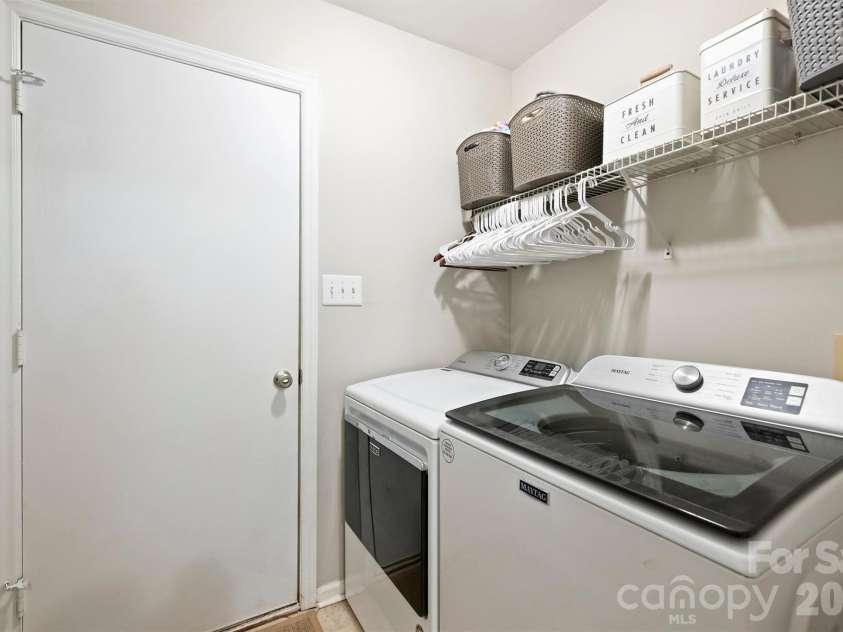 6000 Burnt Mill Run, Matthews, NC 28104.  MLS# CAR4389351, YatesRealty ID 30310. 