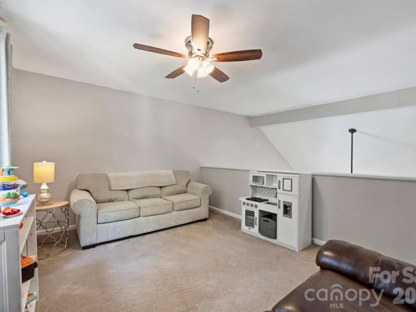 6000 Burnt Mill Run, Matthews, NC 28104.  MLS# CAR4389351, YatesRealty ID 30310. 