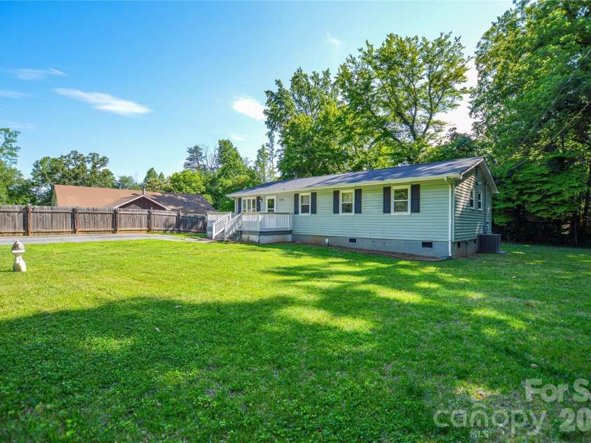 5514 Collins Street, Charlotte, NC 28269.  MLS# CAR4388555, YatesRealty ID 30311. 