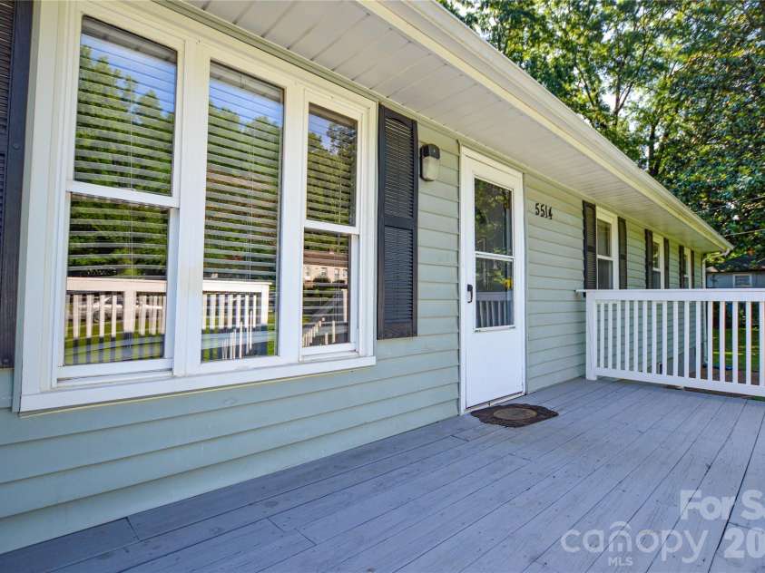 5514 Collins Street, Charlotte, NC 28269.  MLS# CAR4388555, YatesRealty ID 30311. 