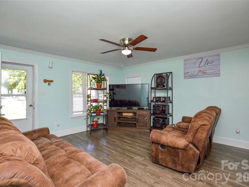 5514 Collins Street, Charlotte, NC 28269.  MLS# CAR4388555, YatesRealty ID 30311. 