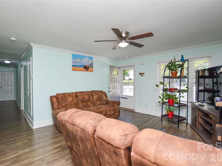 5514 Collins Street, Charlotte, NC 28269.  MLS# CAR4388555, YatesRealty ID 30311. 
