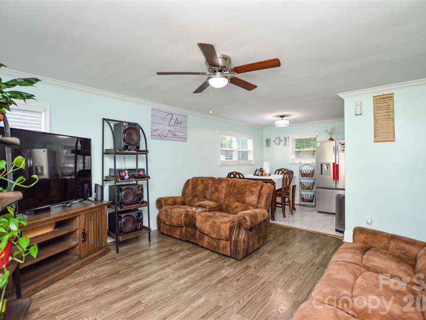 5514 Collins Street, Charlotte, NC 28269.  MLS# CAR4388555, YatesRealty ID 30311. 