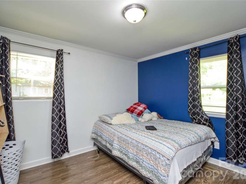 5514 Collins Street, Charlotte, NC 28269.  MLS# CAR4388555, YatesRealty ID 30311. 