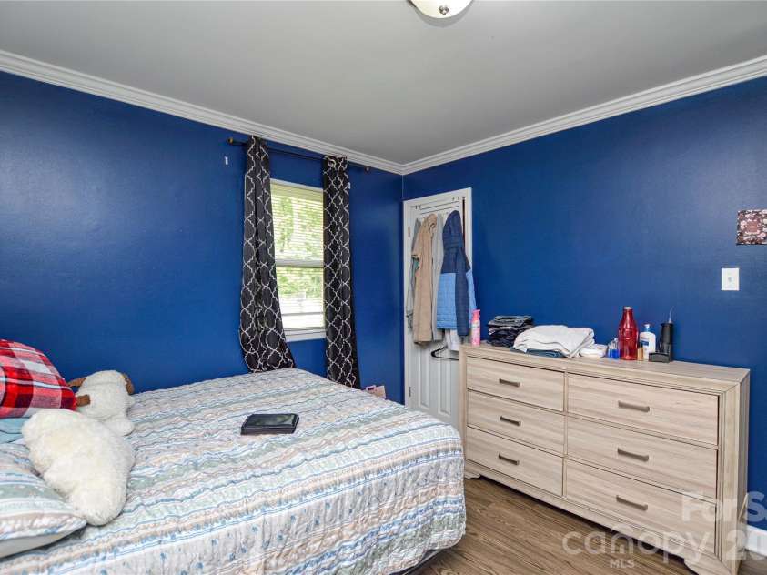 5514 Collins Street, Charlotte, NC 28269.  MLS# CAR4388555, YatesRealty ID 30311. 