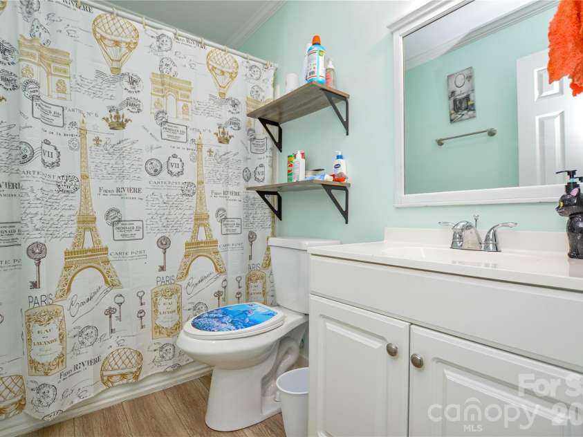 5514 Collins Street, Charlotte, NC 28269.  MLS# CAR4388555, YatesRealty ID 30311. 