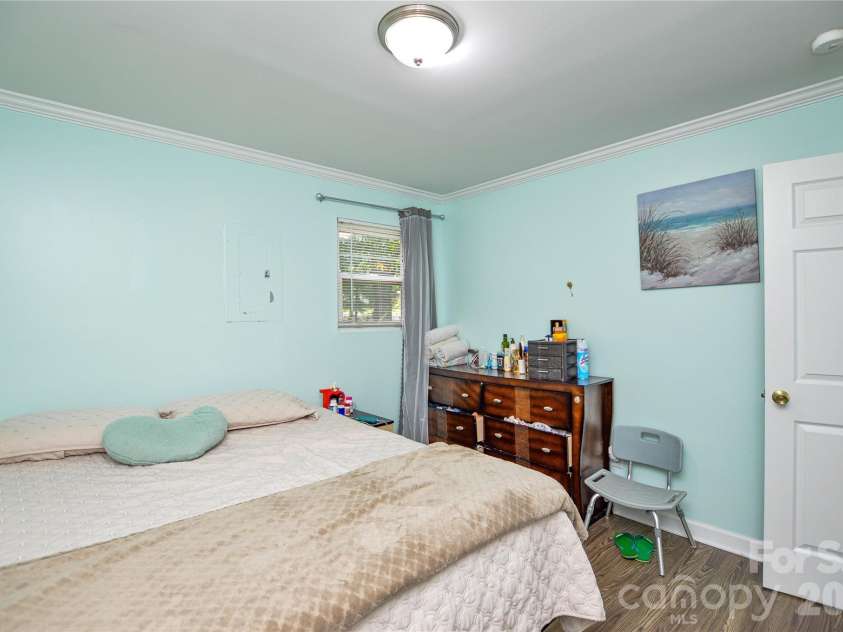 5514 Collins Street, Charlotte, NC 28269.  MLS# CAR4388555, YatesRealty ID 30311. 