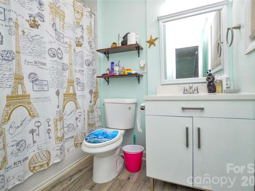 5514 Collins Street, Charlotte, NC 28269.  MLS# CAR4388555, YatesRealty ID 30311. 