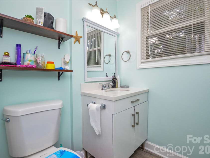 5514 Collins Street, Charlotte, NC 28269.  MLS# CAR4388555, YatesRealty ID 30311. 