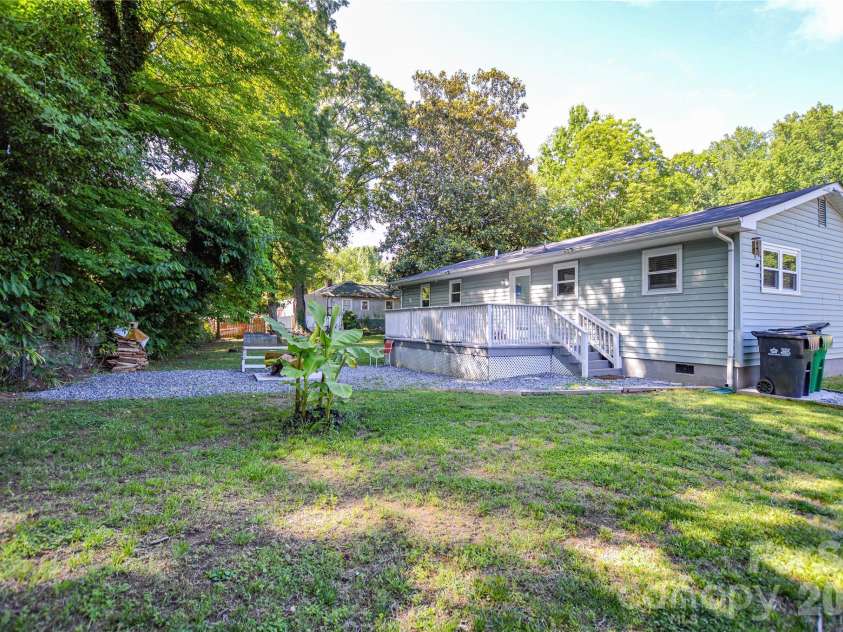 5514 Collins Street, Charlotte, NC 28269.  MLS# CAR4388555, YatesRealty ID 30311. 