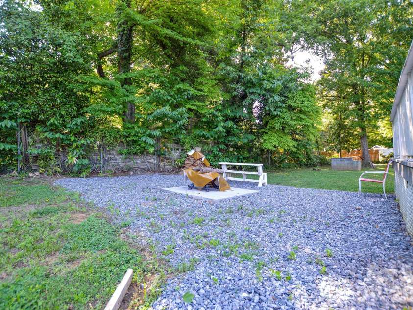5514 Collins Street, Charlotte, NC 28269.  MLS# CAR4388555, YatesRealty ID 30311. 
