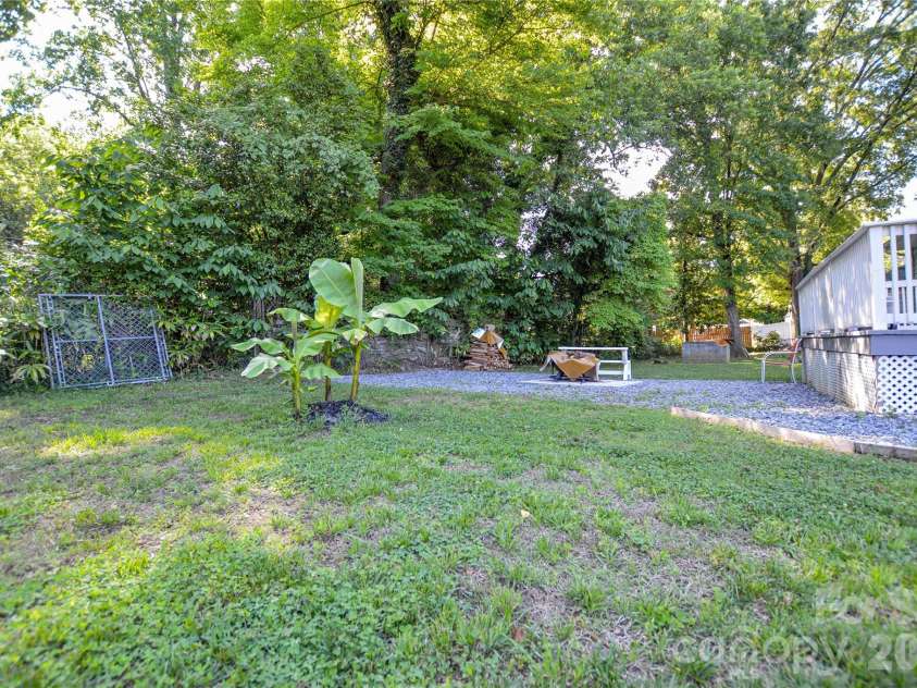 5514 Collins Street, Charlotte, NC 28269.  MLS# CAR4388555, YatesRealty ID 30311. 