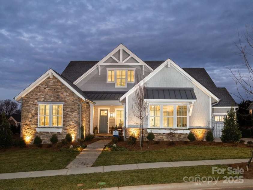 13213 Oak Farm Lane, Huntersville, NC 28078.  MLS# CAR4284047, YatesRealty ID 30312. 