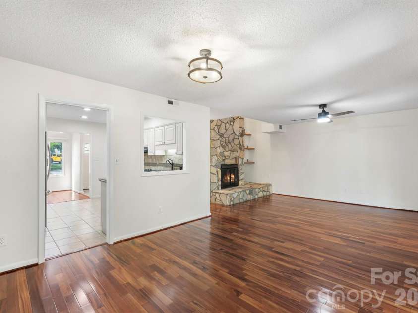 7619 Mariner Cove Drive, Cornelius, NC 28031.  MLS# CAR4357290, YatesRealty ID 30312. 