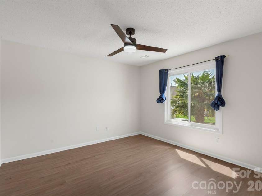 7619 Mariner Cove Drive, Cornelius, NC 28031.  MLS# CAR4357290, YatesRealty ID 30312. 
