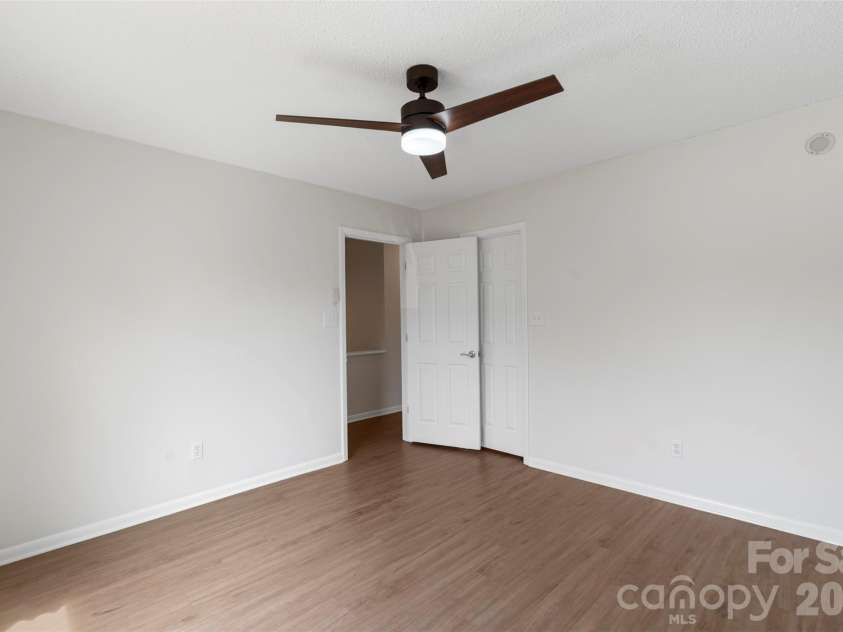 7619 Mariner Cove Drive, Cornelius, NC 28031.  MLS# CAR4357290, YatesRealty ID 30312. 