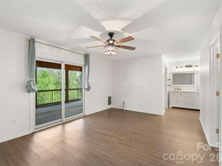 7619 Mariner Cove Drive, Cornelius, NC 28031.  MLS# CAR4357290, YatesRealty ID 30312. 