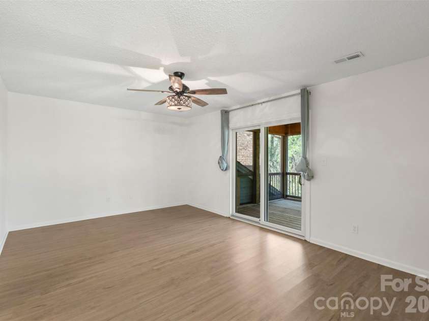 7619 Mariner Cove Drive, Cornelius, NC 28031.  MLS# CAR4357290, YatesRealty ID 30312. 