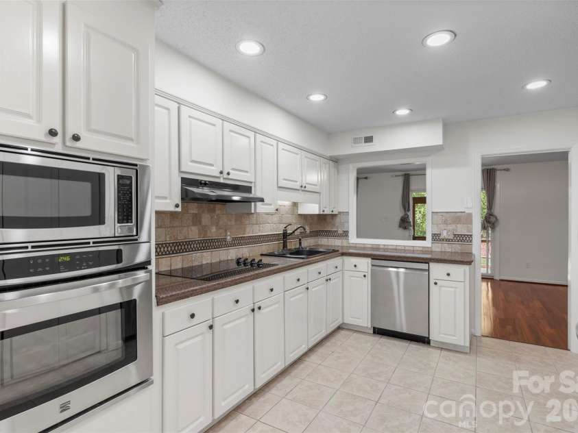 7619 Mariner Cove Drive, Cornelius, NC 28031.  MLS# CAR4357290, YatesRealty ID 30312. 