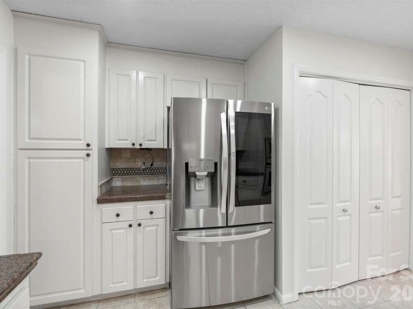 7619 Mariner Cove Drive, Cornelius, NC 28031.  MLS# CAR4357290, YatesRealty ID 30312. 
