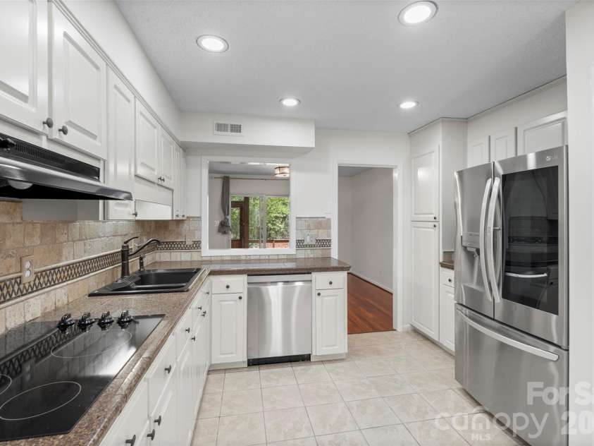 7619 Mariner Cove Drive, Cornelius, NC 28031.  MLS# CAR4357290, YatesRealty ID 30312. 