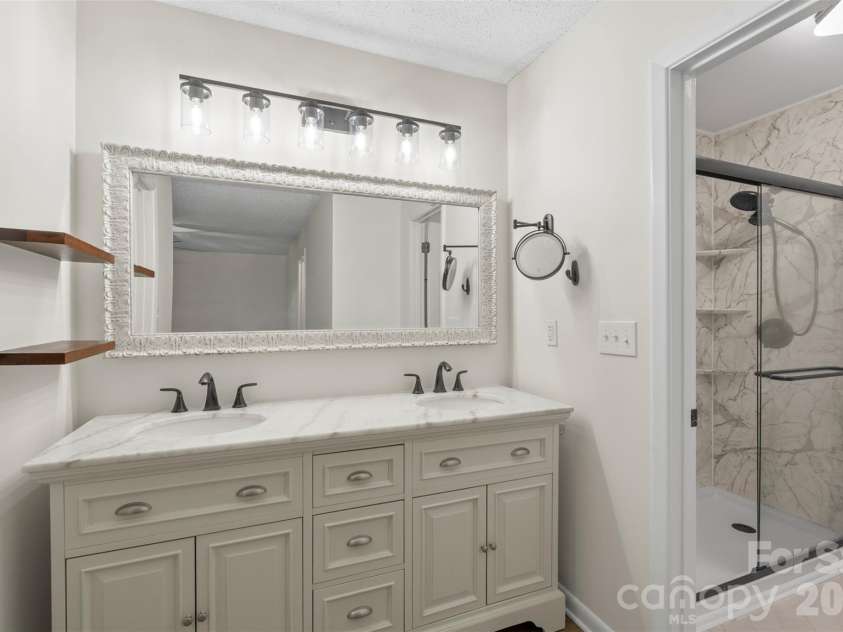 7619 Mariner Cove Drive, Cornelius, NC 28031.  MLS# CAR4357290, YatesRealty ID 30312. 