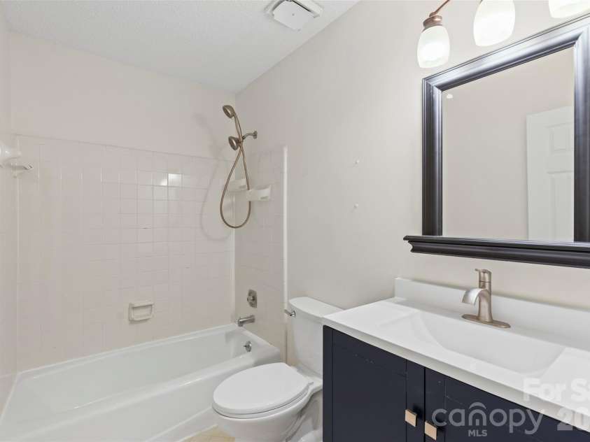 7619 Mariner Cove Drive, Cornelius, NC 28031.  MLS# CAR4357290, YatesRealty ID 30312. 