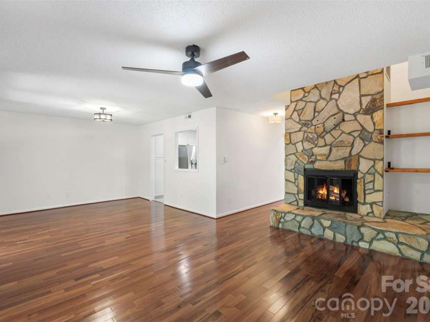 7619 Mariner Cove Drive, Cornelius, NC 28031.  MLS# CAR4357290, YatesRealty ID 30312. 