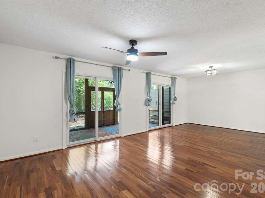 7619 Mariner Cove Drive, Cornelius, NC 28031.  MLS# CAR4357290, YatesRealty ID 30312. 
