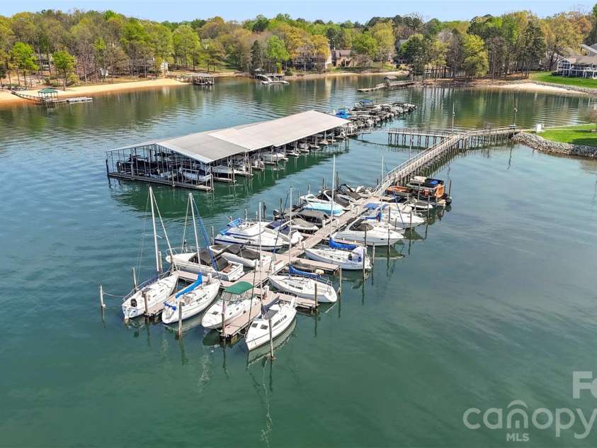 7619 Mariner Cove Drive, Cornelius, NC 28031.  MLS# CAR4357290, YatesRealty ID 30312. 