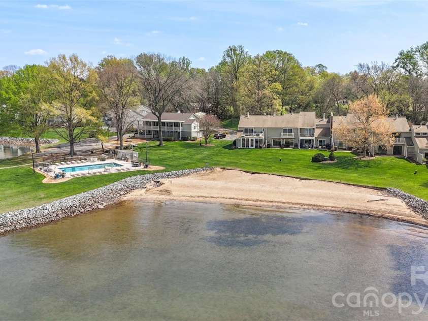 7619 Mariner Cove Drive, Cornelius, NC 28031.  MLS# CAR4357290, YatesRealty ID 30312. 