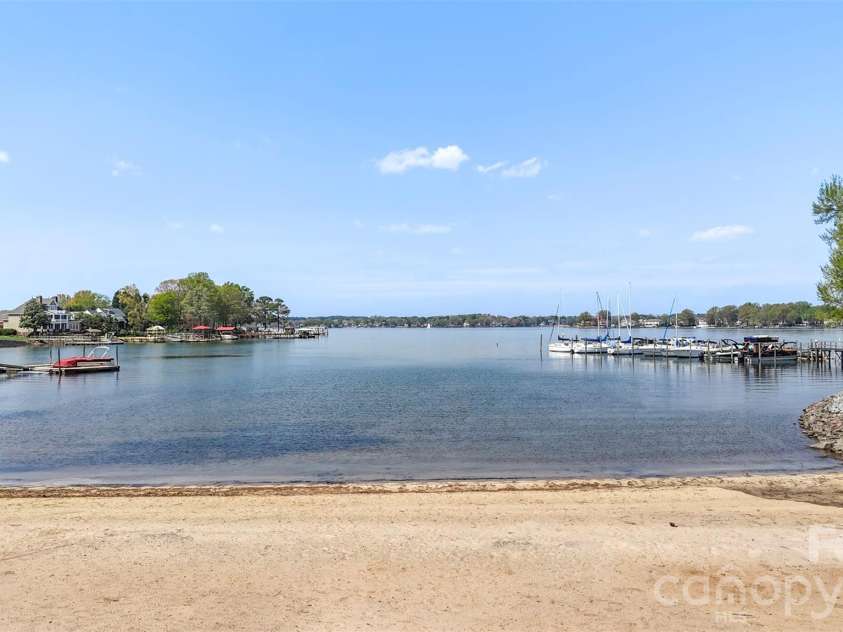 7619 Mariner Cove Drive, Cornelius, NC 28031.  MLS# CAR4357290, YatesRealty ID 30312. 