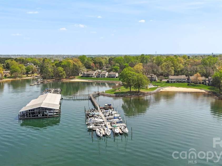 7619 Mariner Cove Drive, Cornelius, NC 28031.  MLS# CAR4357290, YatesRealty ID 30312. Community Dock, boat slips, and beaches