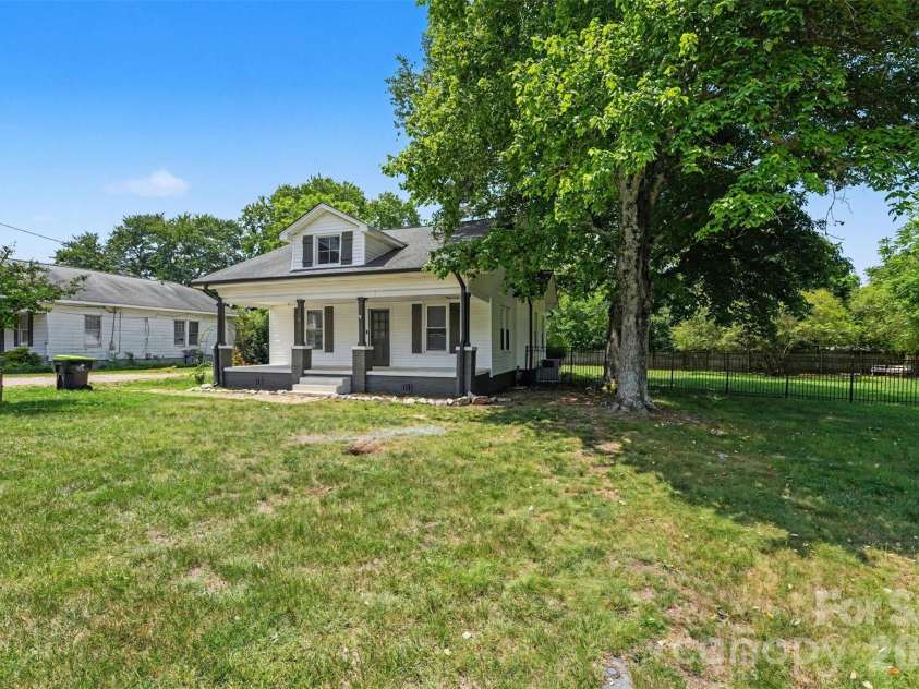 95 Central Avenue, China Grove, NC 28023.  MLS# CAR4393074, YatesRealty ID 30313. 