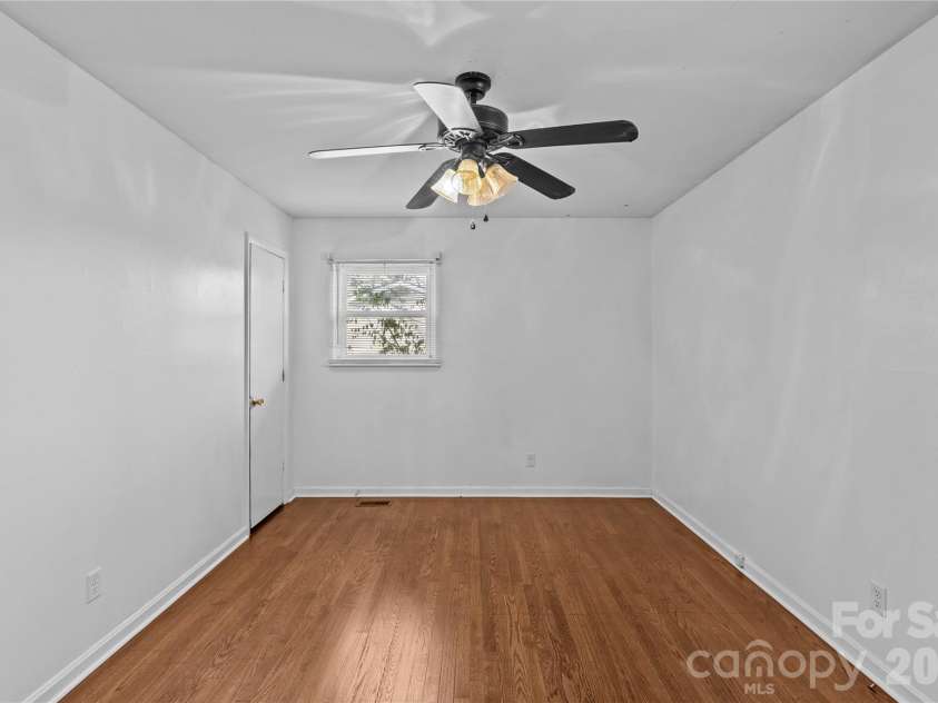 117 Robinson Avenue, Matthews, NC 28104.  MLS# CAR4388191, YatesRealty ID 30314. Secondary Bedroom
