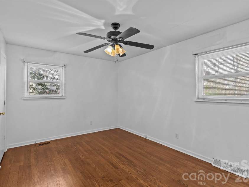 117 Robinson Avenue, Matthews, NC 28104.  MLS# CAR4388191, YatesRealty ID 30314. Secondary Bedroom
