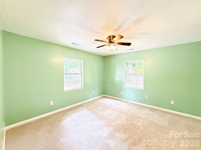 117 Robinson Avenue, Matthews, NC 28104.  MLS# CAR4422438, YatesRealty ID 30314. 