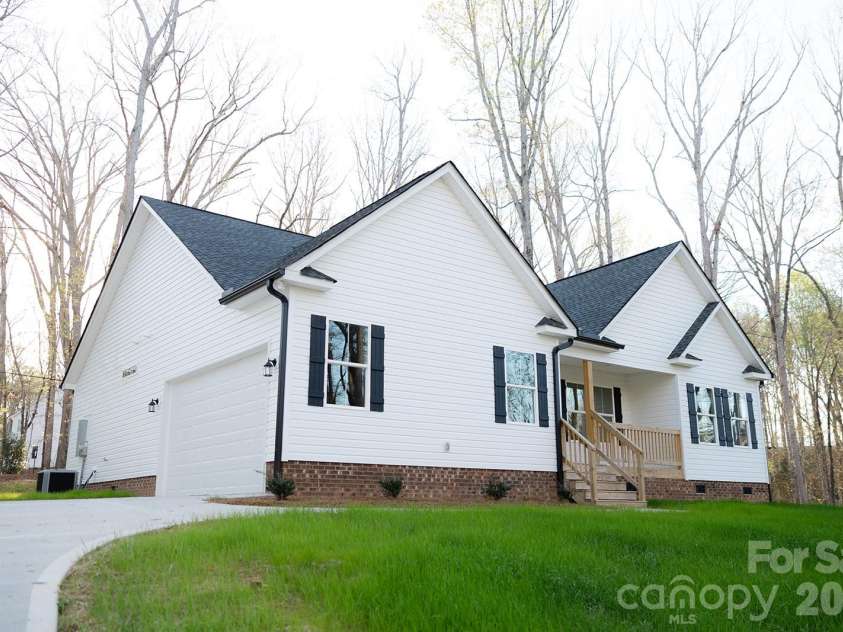 1254 Rainbow Circle, Catawba, SC 29704.  MLS# CAR4393205, YatesRealty ID 30315. 