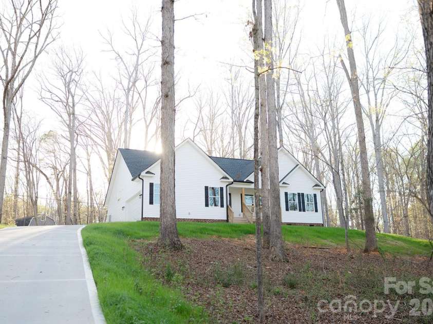 1254 Rainbow Circle, Catawba, SC 29704.  MLS# CAR4393205, YatesRealty ID 30315. 