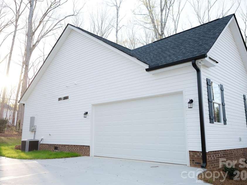 1254 Rainbow Circle, Catawba, SC 29704.  MLS# CAR4393205, YatesRealty ID 30315. 