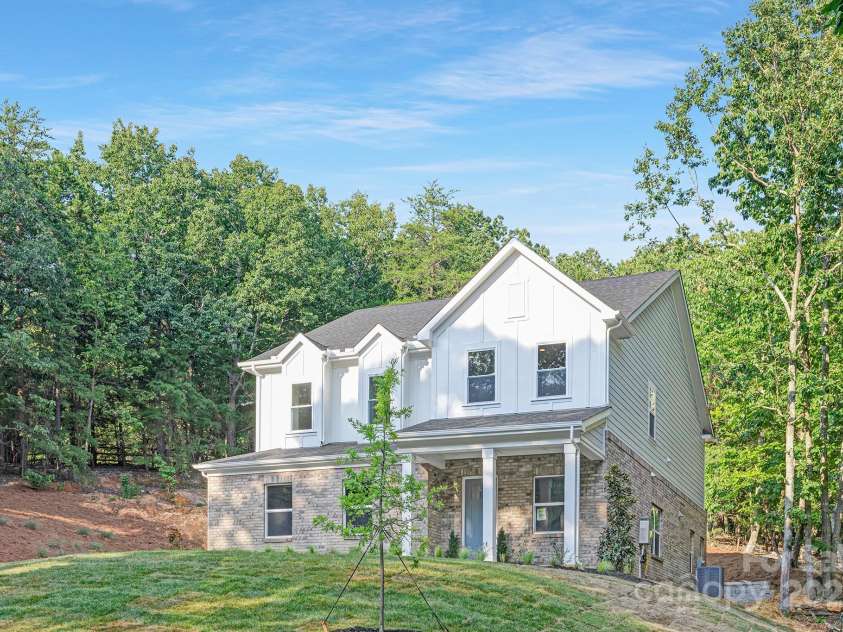 9024 Pleasant Ridge Road, Charlotte, NC 28215.  MLS# CAR4279152, YatesRealty ID 30315. 