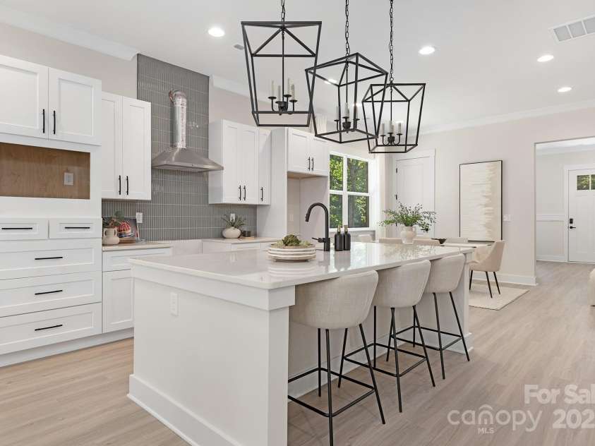 9024 Pleasant Ridge Road, Charlotte, NC 28215.  MLS# CAR4279152, YatesRealty ID 30315. 