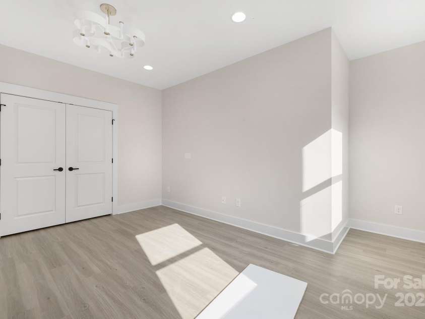 9024 Pleasant Ridge Road, Charlotte, NC 28215.  MLS# CAR4279152, YatesRealty ID 30315. 